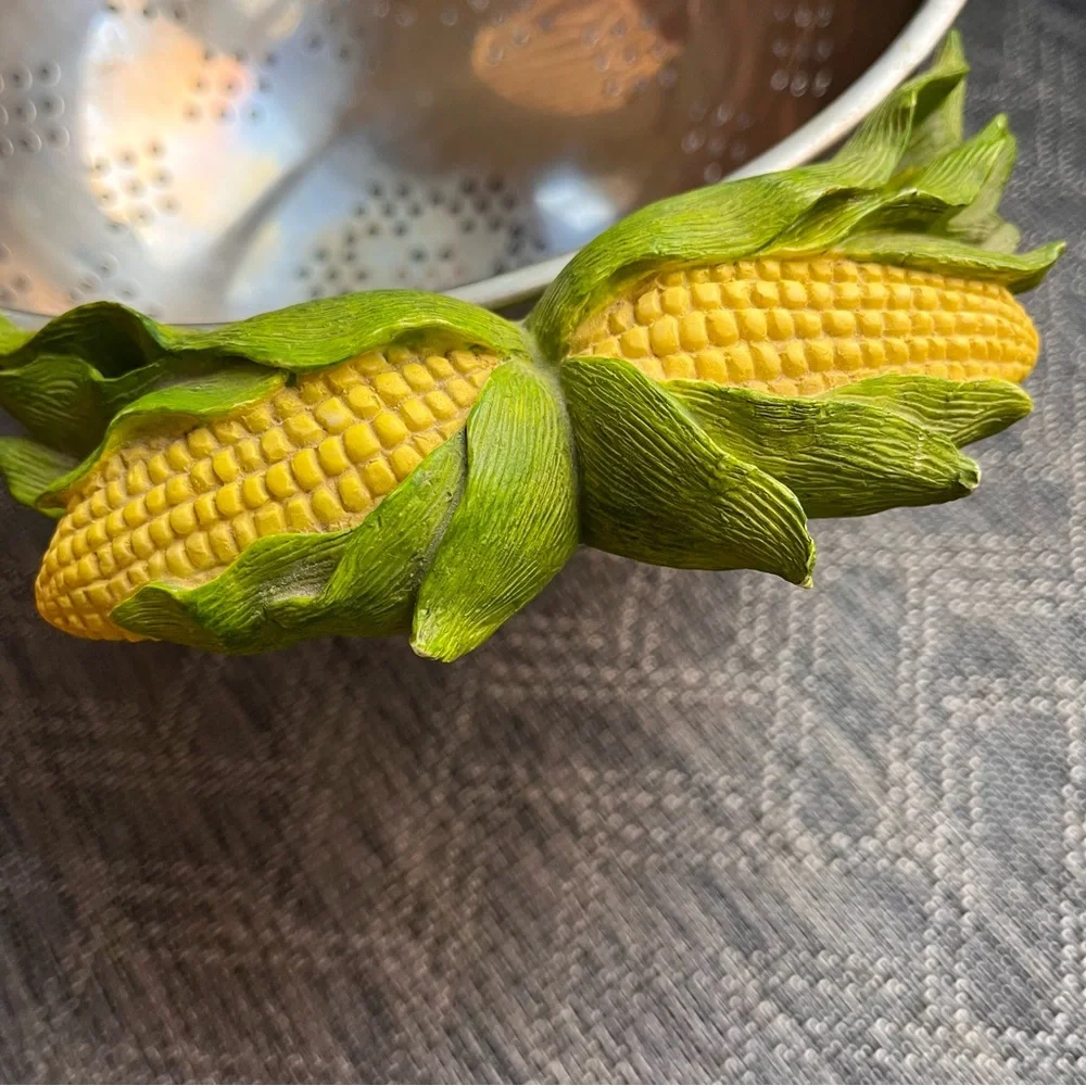 Vintage Colander Strainer with Decorative Corn Resin Handles - Fruit Bowl